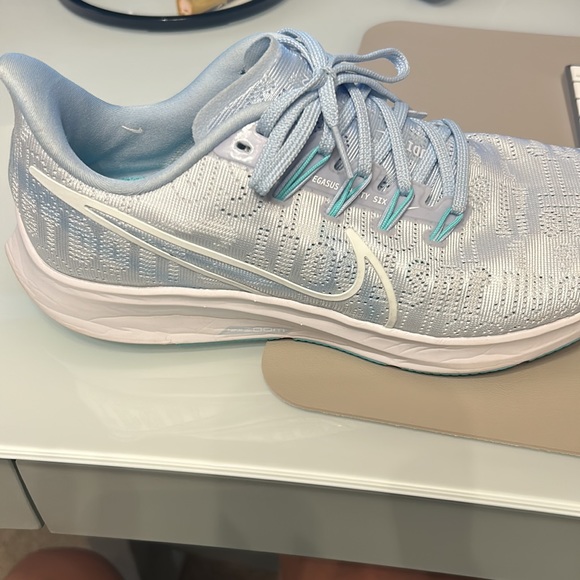 EUC Nike Air Zoom Pegasus 36 Running Shoe Grey/Hydrogen Blue - Picture 4 of 8